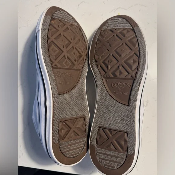 Converse Classic White Chuck Taylor All-Star Sneakers Women  size 7 - Picture 7 of 13